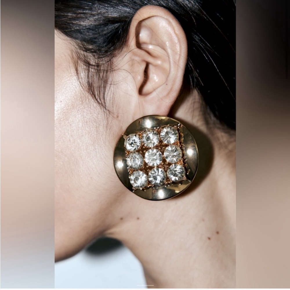 Luxury Silver Round Crystal Statement Earrings - Picture 5 of 15